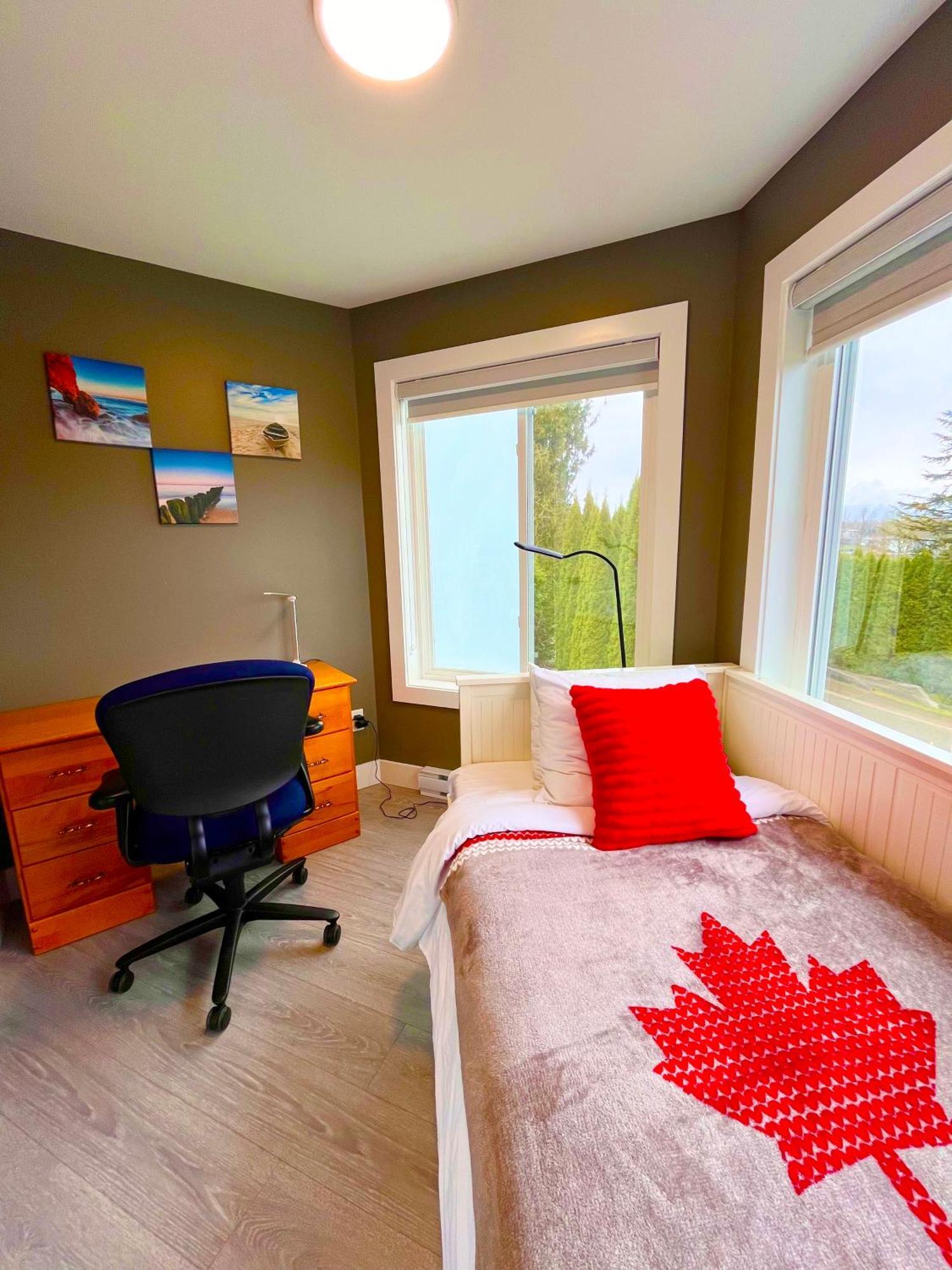 Mountain Retreat 3 Bedroom Garden House Near Heritage Park, Coliseum , Hwy 1, Fishing, Cultus Lake Chilliwack Exterior photo